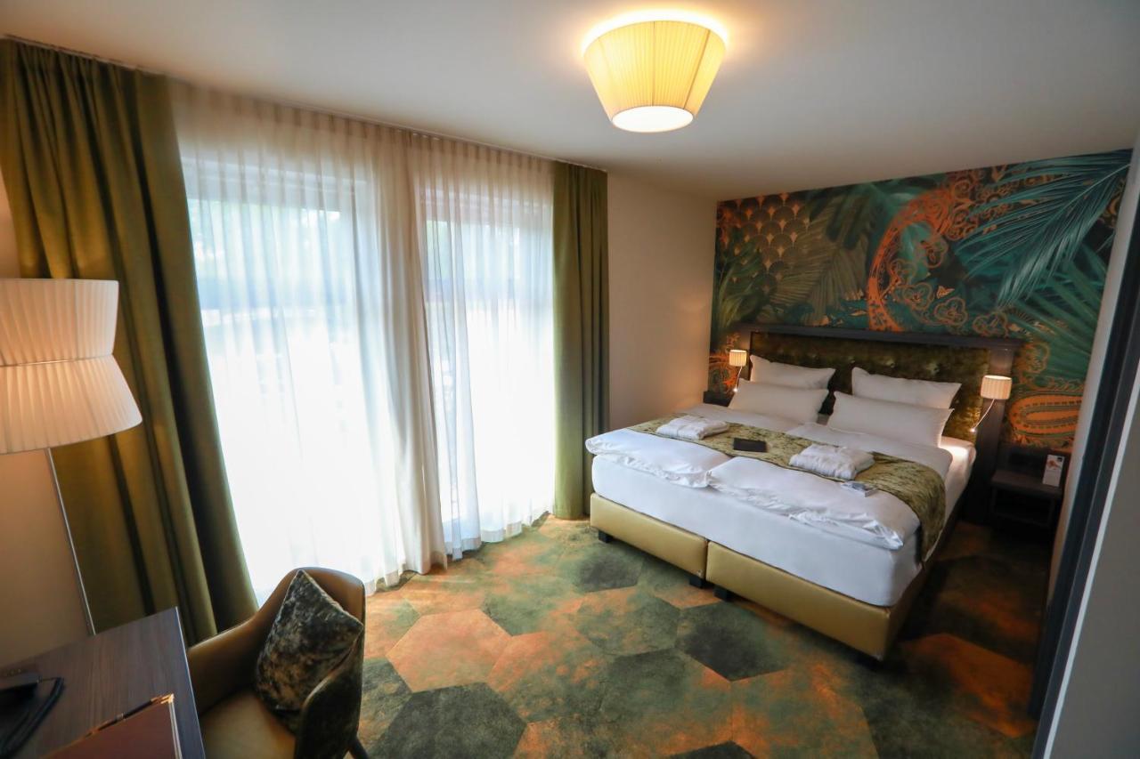 Spree. Hotel Am Hafen Люббенау Экстерьер фото